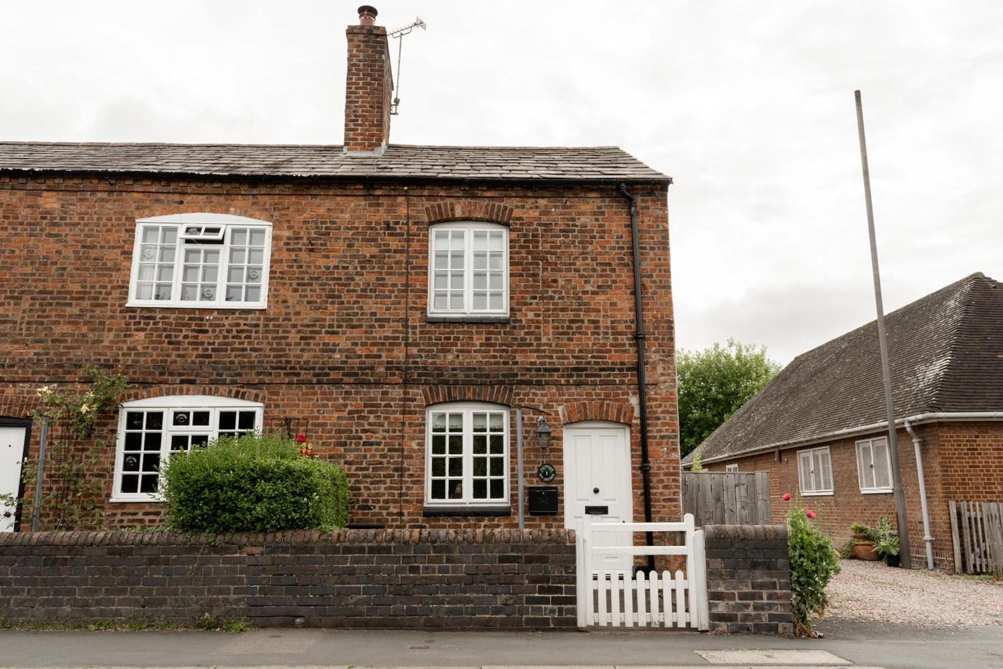 Cosy 2 Bed Cottage In Charming Village Of Christleton - For Up To 5 외부 사진