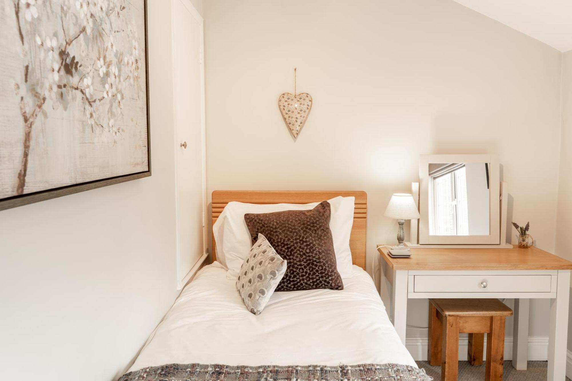 Cosy 2 Bed Cottage In Charming Village Of Christleton - For Up To 5 외부 사진